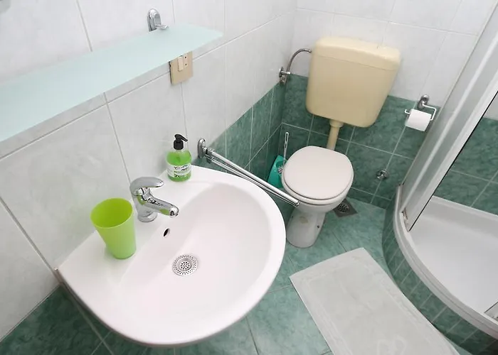 Antoneta * Makarská