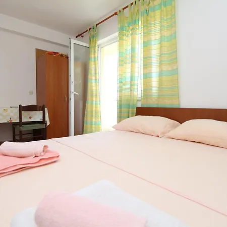 Apartment Antoneta Makarska