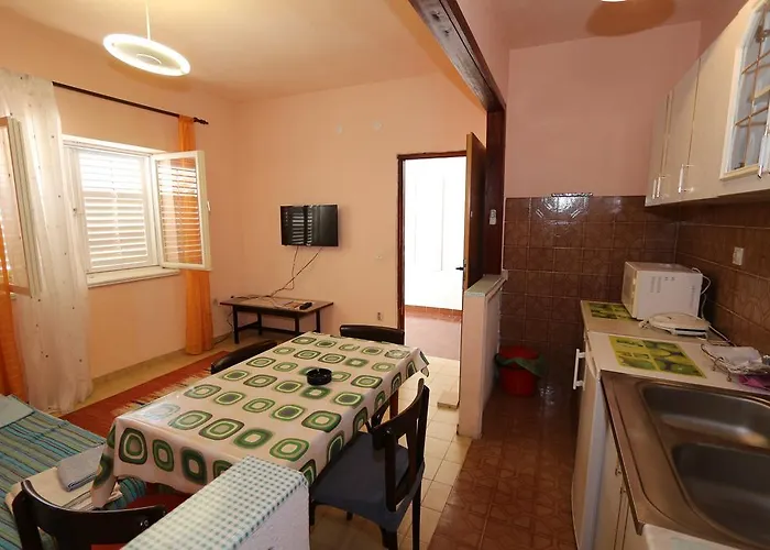 Antoneta * מאקרסקה